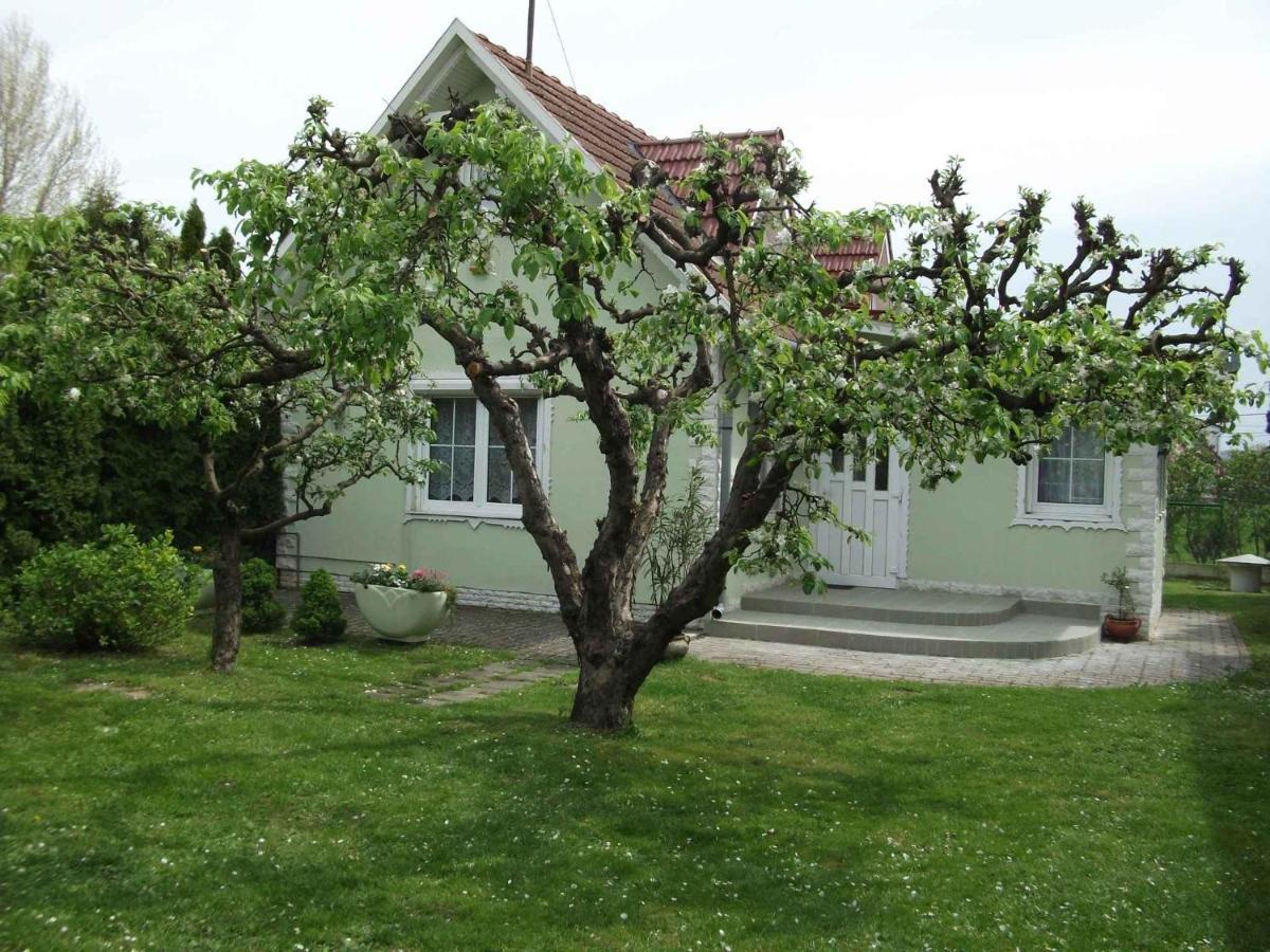 Holiday Home Balatonlelle/Balaton 19117 エクステリア 写真
